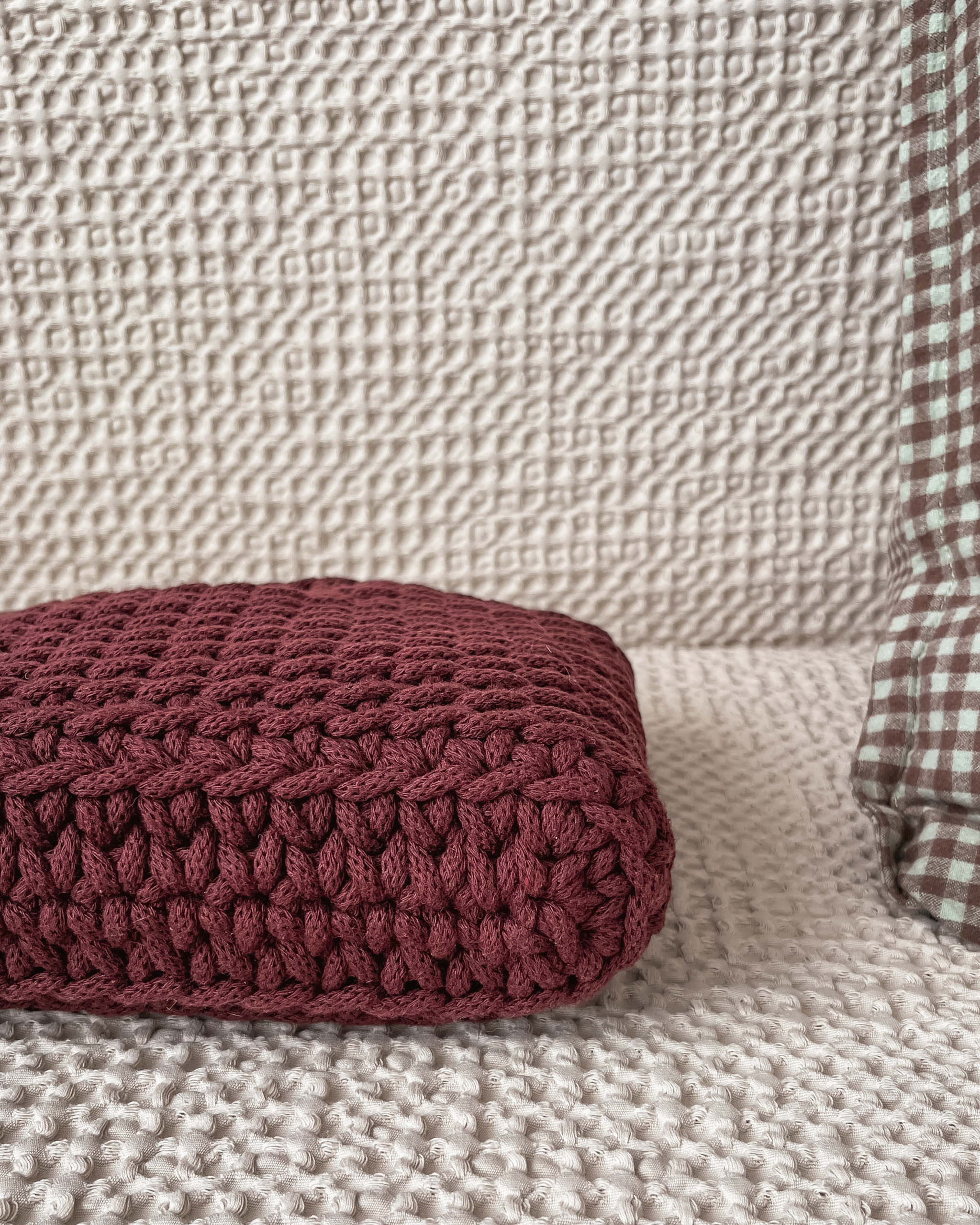 Cut-Out Handle Bag - Berry - Image 3